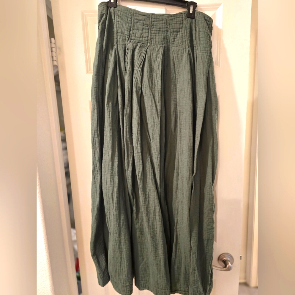 Atelier Delphine, Large, Oliver green pant skirt
